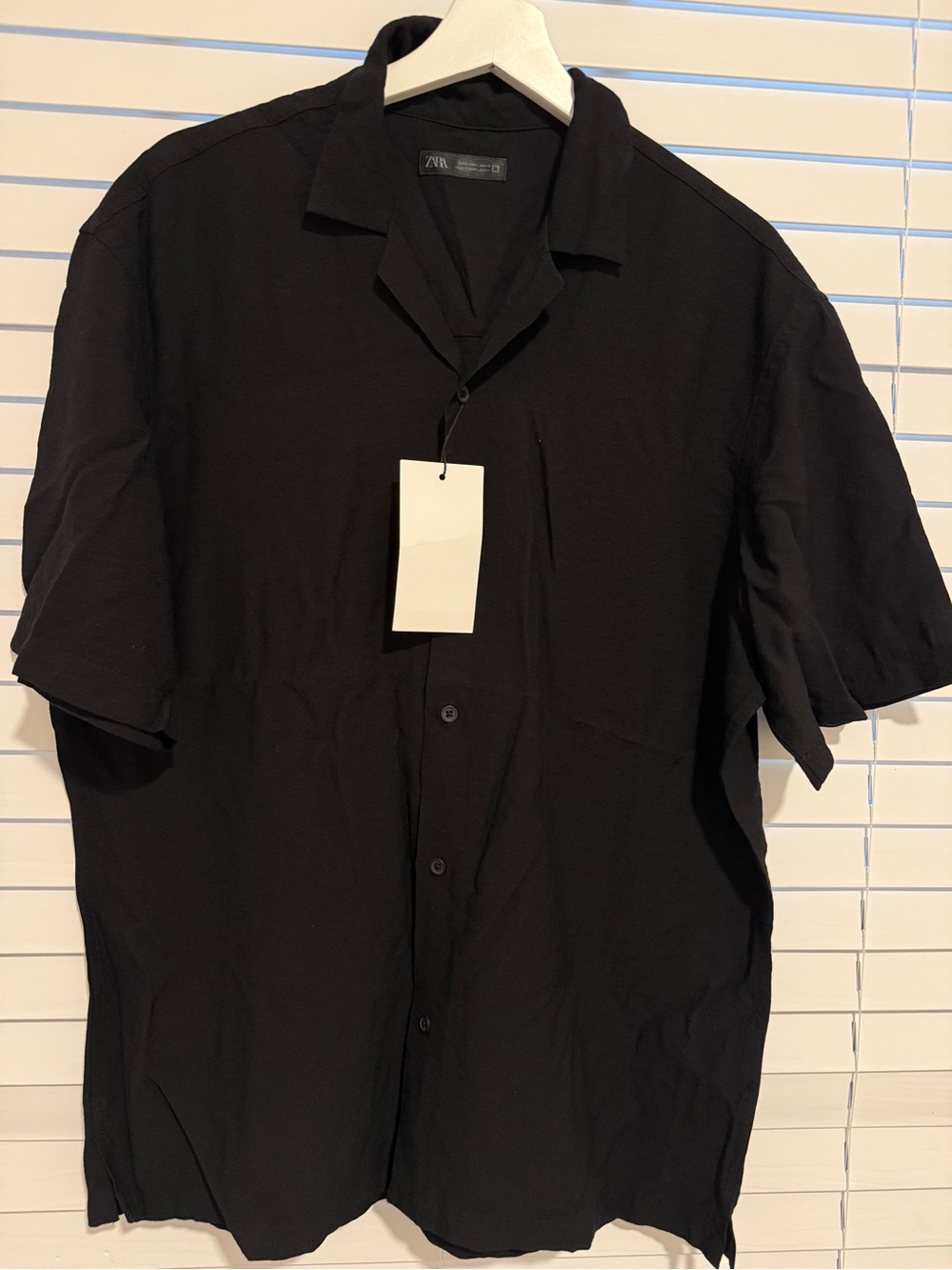 Zara Black Short-Sleeve Button-Up Shirt